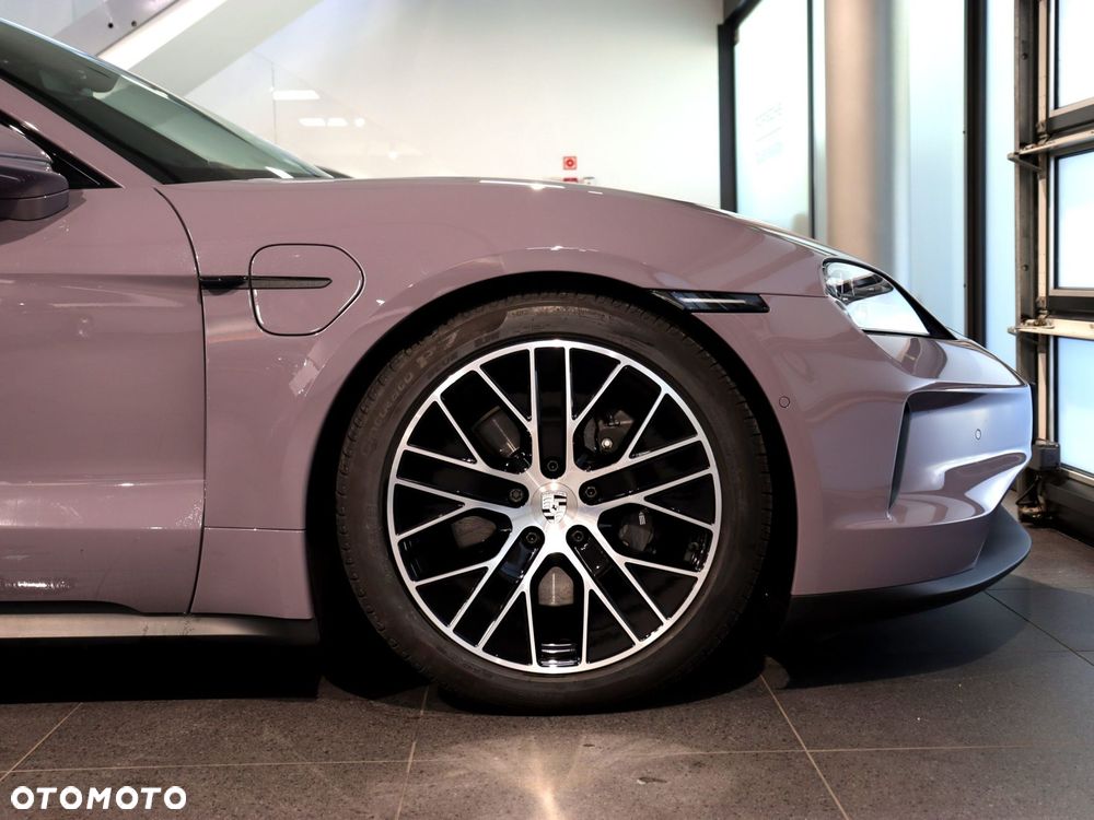 Porsche Taycan - 14