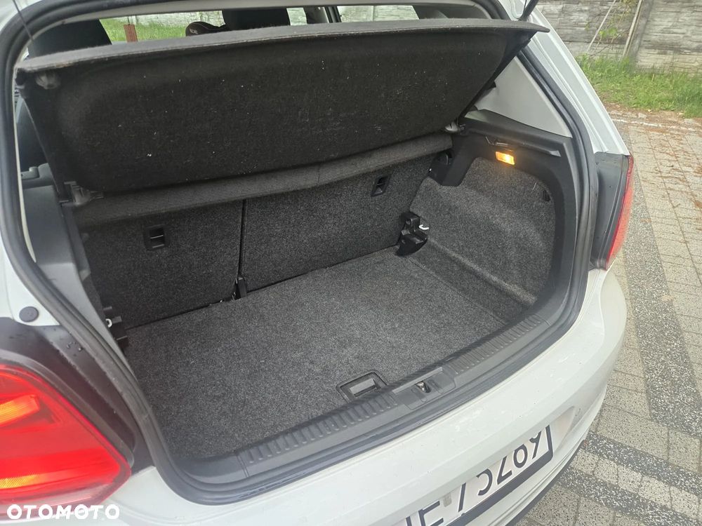 Volkswagen Polo 1.4 TDI (Blue Motion Technology) Comfortline - 14