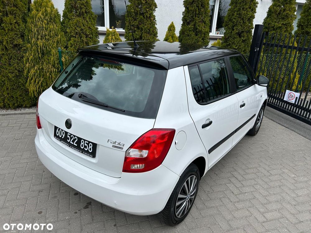 Skoda Fabia 1.2 HTP STYLE EDITION - 10