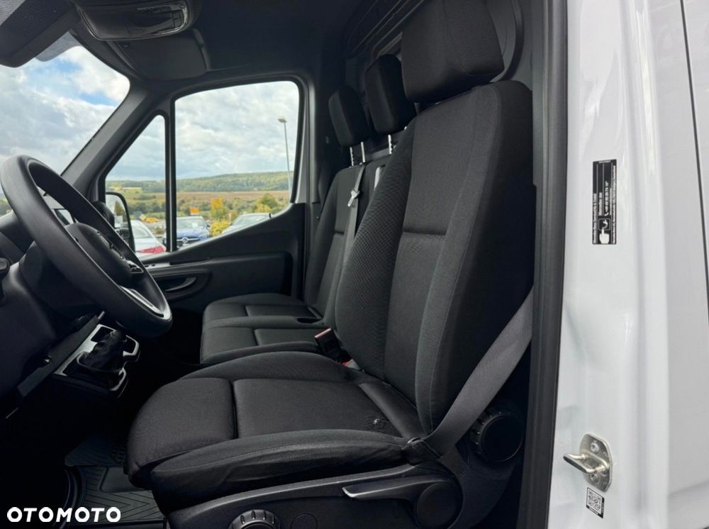 Mercedes-Benz Sprinter - 9