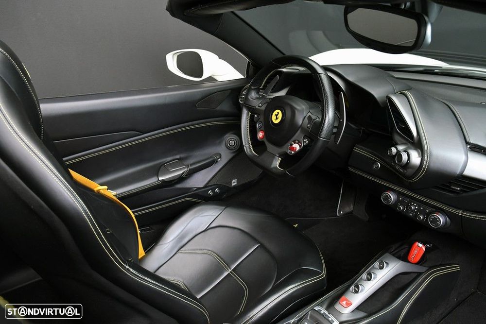Ferrari 488 - 21