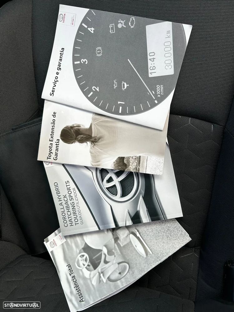 Toyota Corolla Touring Sports 1.8 Hybrid Comfort+P.Sport - 24