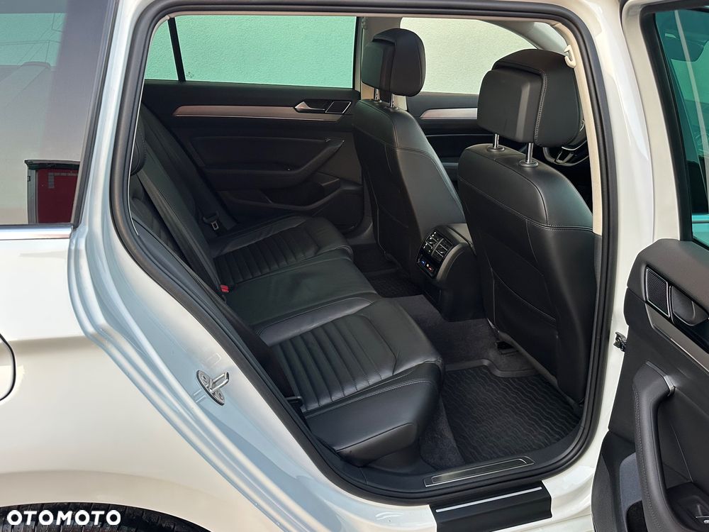Volkswagen Passat - 18