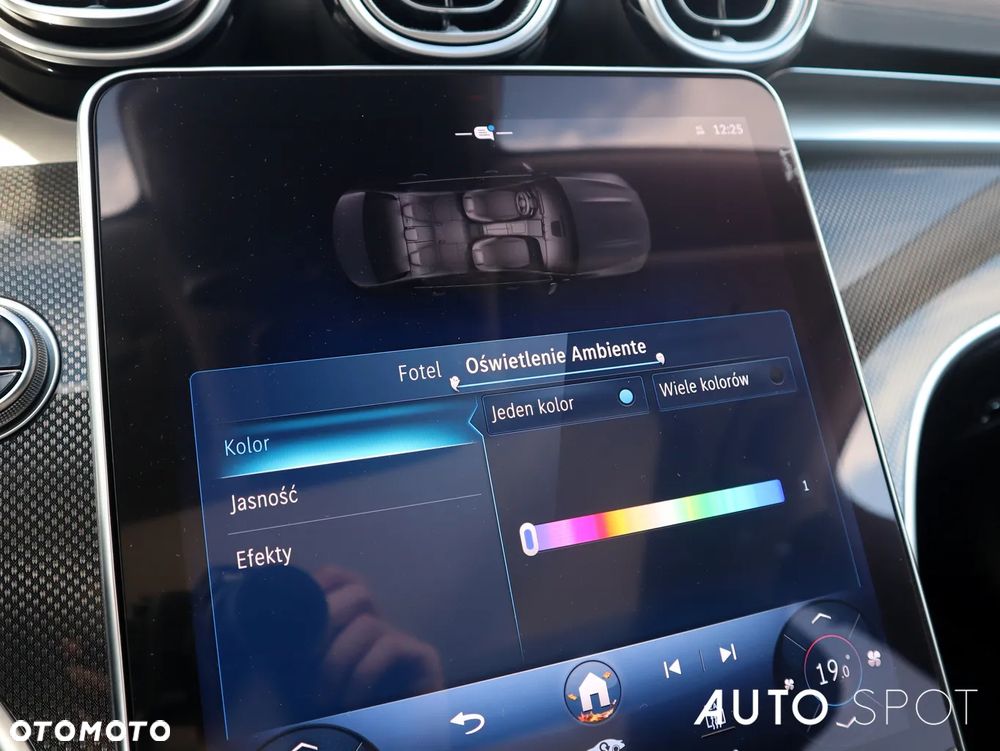 Mercedes-Benz Klasa C 180 9G-TRONIC AMG Line - 33