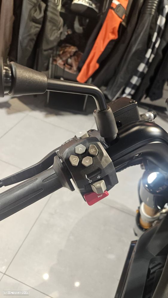 BMW CE 02 Highline - 7