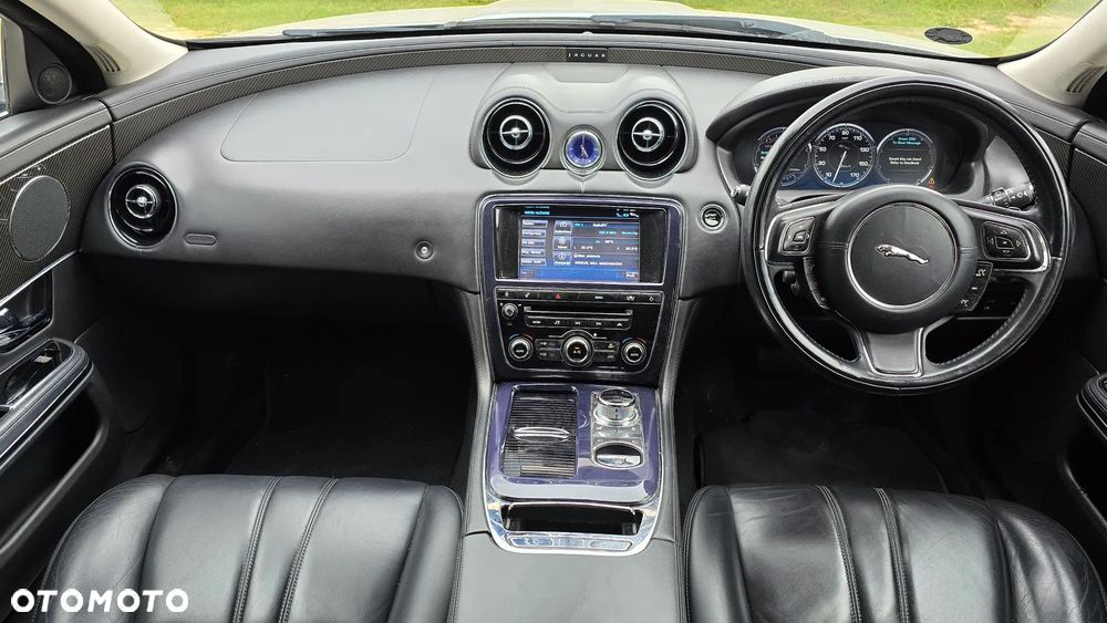 Jaguar XJ 3.0 D V6 Luxury - 10