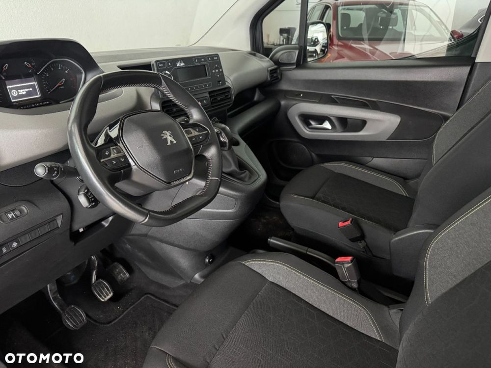 Peugeot Rifter - 17