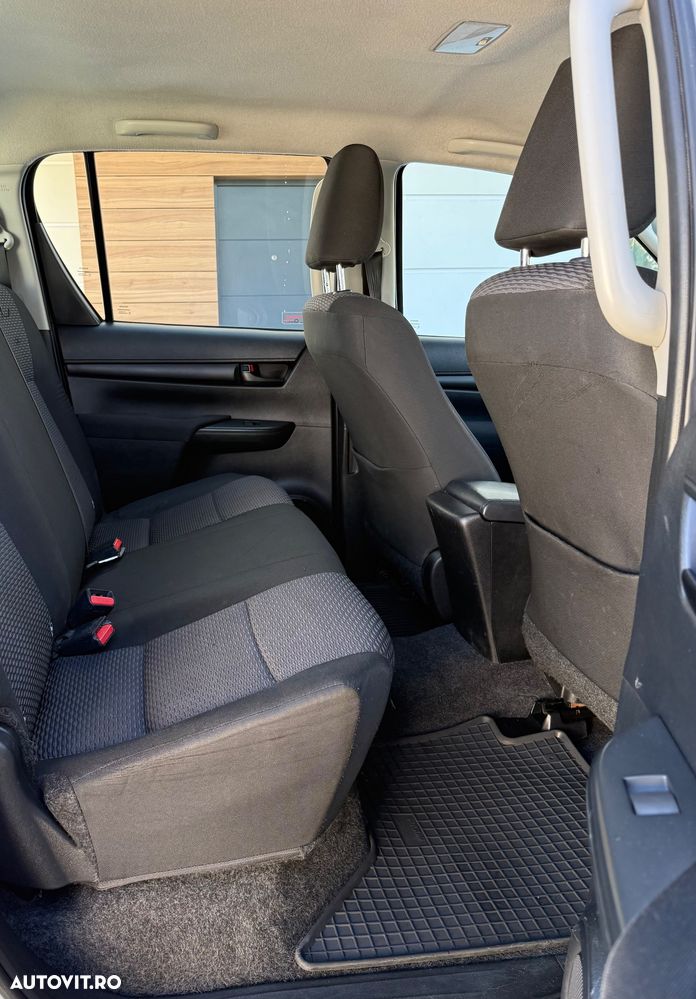 Toyota Hilux 4x4 Double Cab Comfort - 14