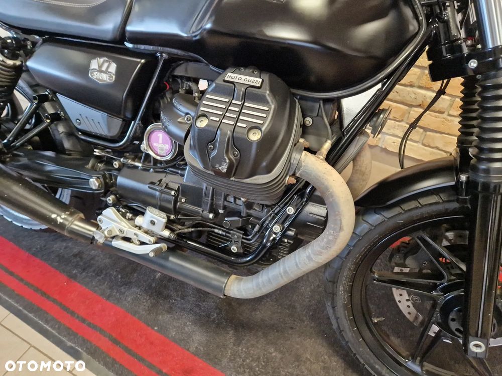 Moto Guzzi V7 - 24