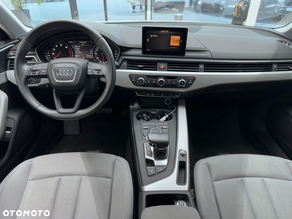 Audi A4 Limousine - 14