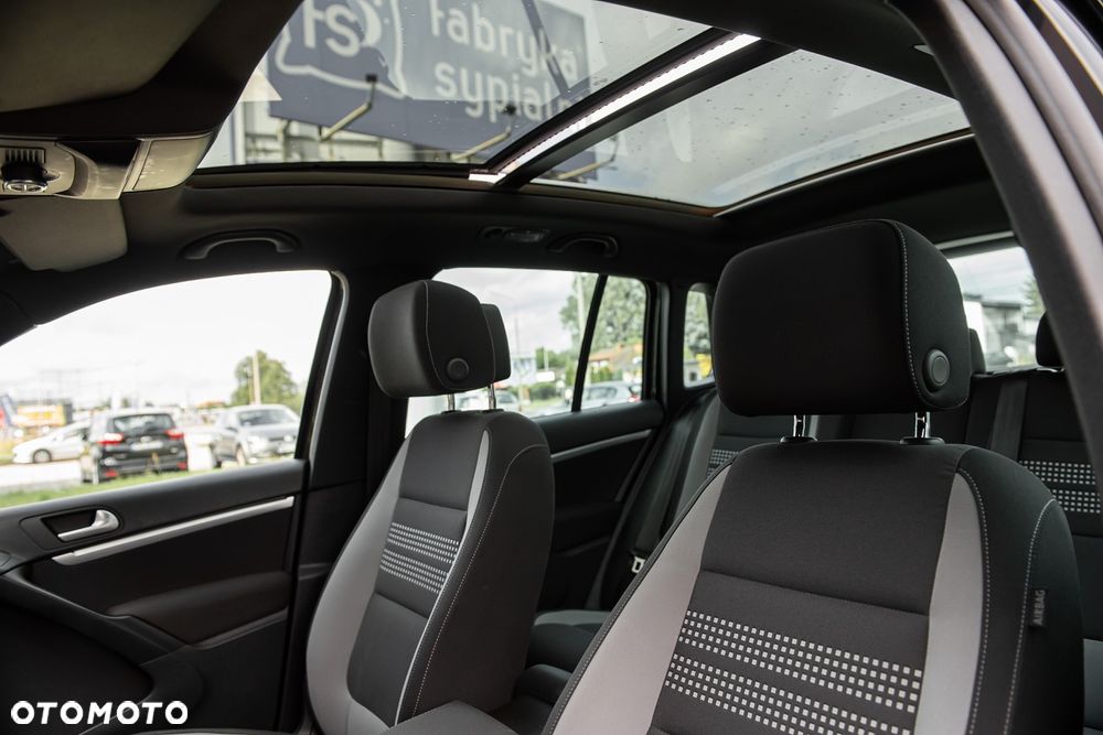 Volkswagen Tiguan 2.0 TDI SCR 4MOTION BlueMotion Technology DSG Sport & Style - 18
