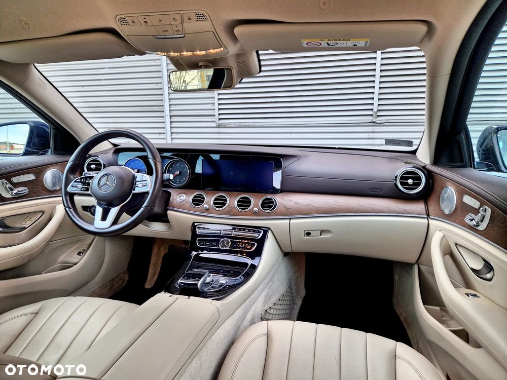 Mercedes-Benz Klasa E 450 4Matic 9G-TRONIC Exclusive - 5