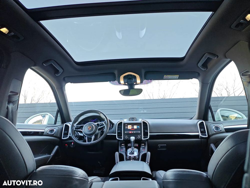 Porsche Cayenne 3.0 L - 5