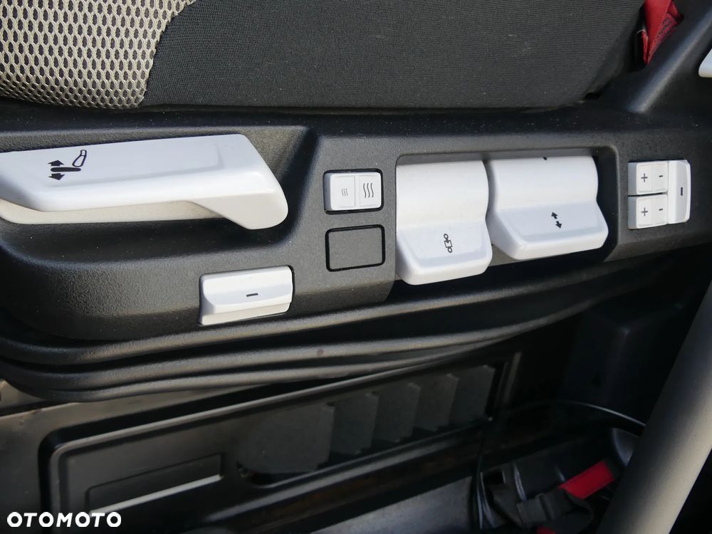 Renault T440 13L / EURO 6 / LOW DECK / HIGH CAB / AUTOMAT / - 25
