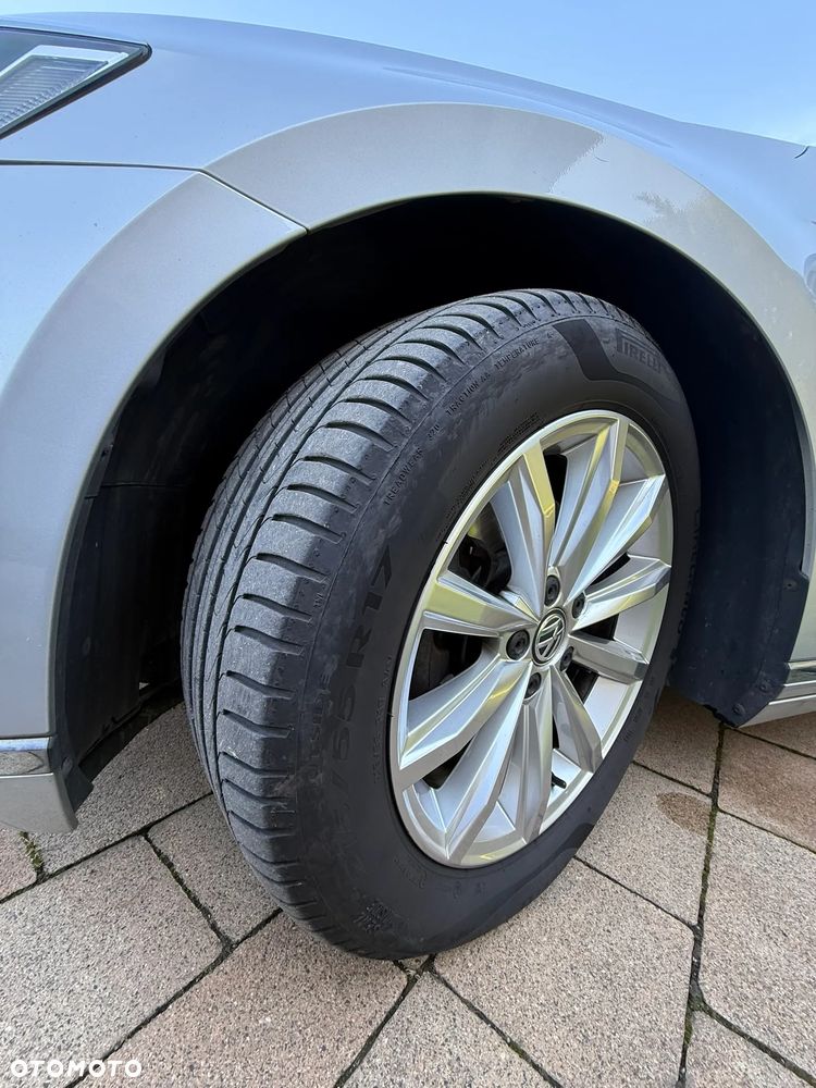 Volkswagen Passat - 12