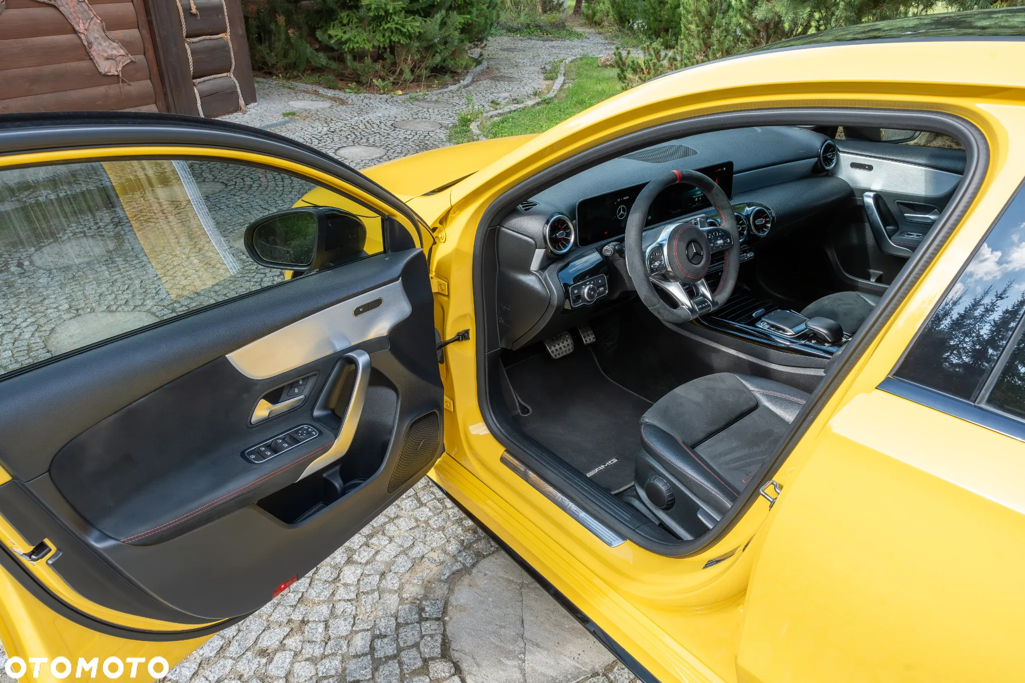Mercedes-Benz Klasa A 35 AMG 4-Matic 7G-DCT - 23