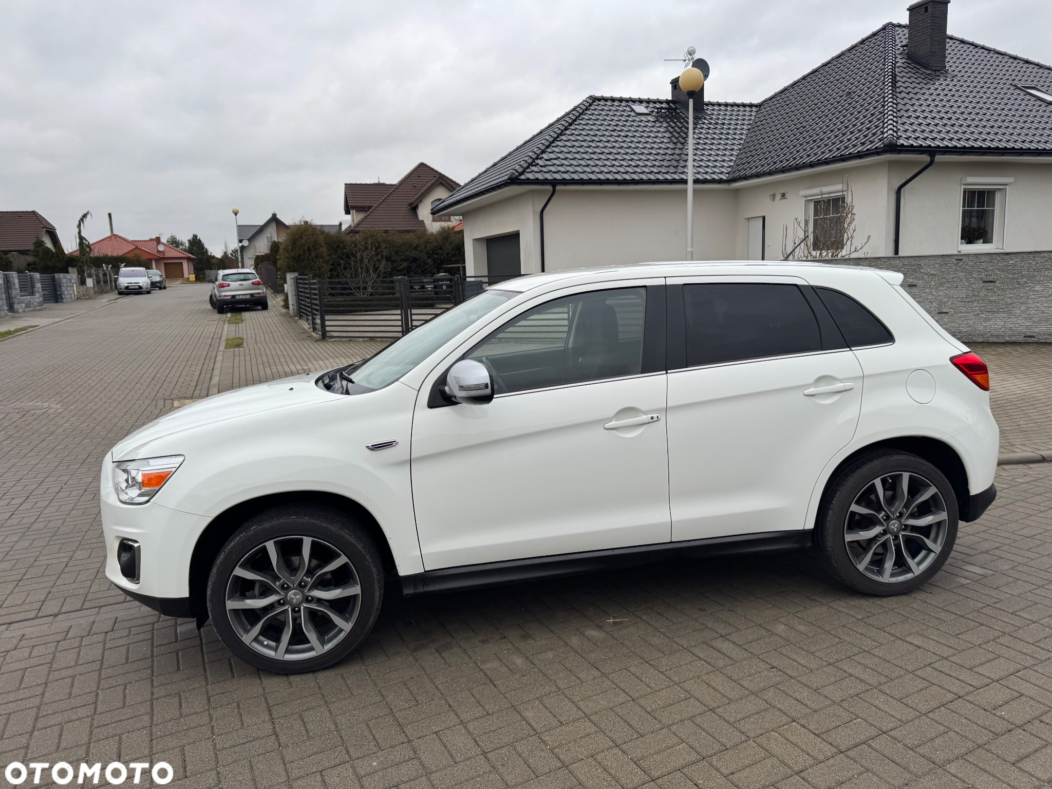 Mitsubishi ASX 1.6 2WD Diamant Edition+ - 12