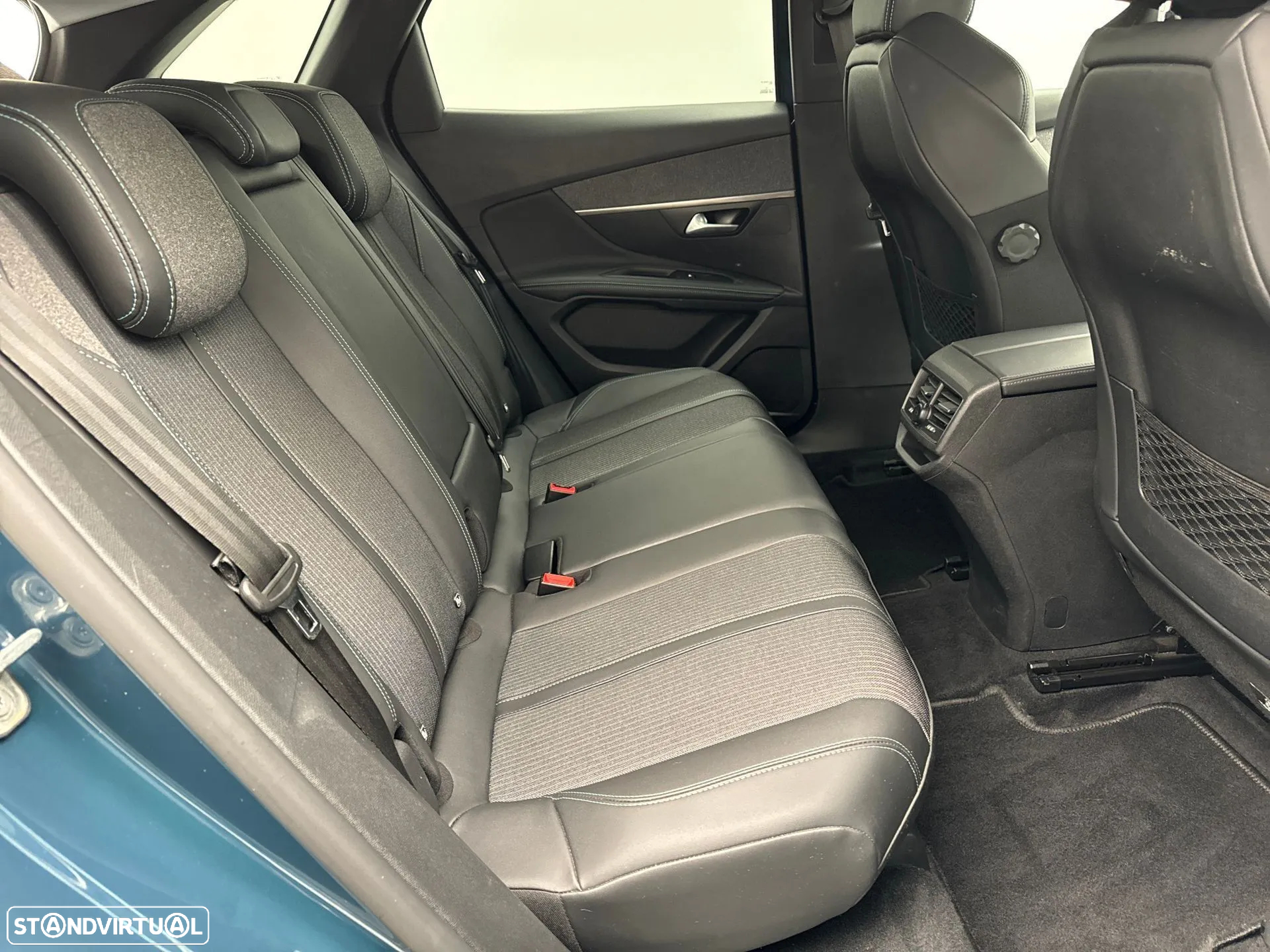 Peugeot 3008 1.5 BlueHDi Active Pack EAT8 - 14