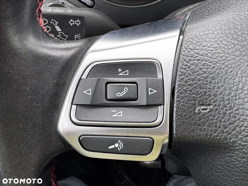 Volkswagen Jetta 2.0 TSI Sportline - 24