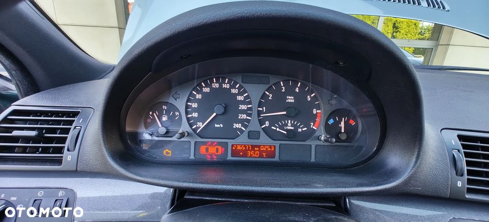 BMW Seria 3 320i - 22