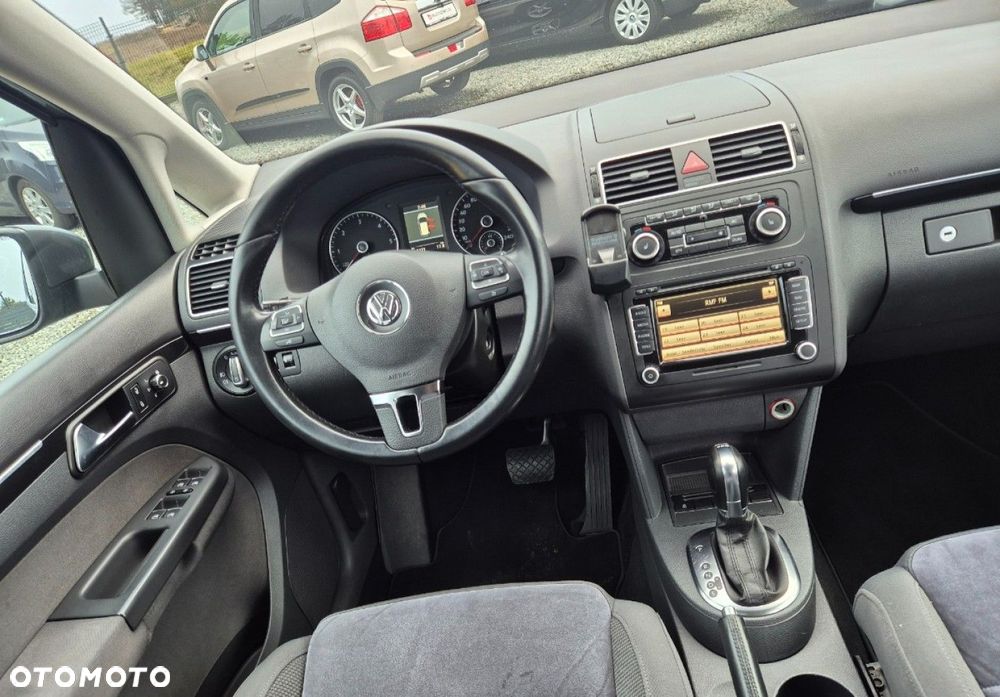 Volkswagen Touran - 15