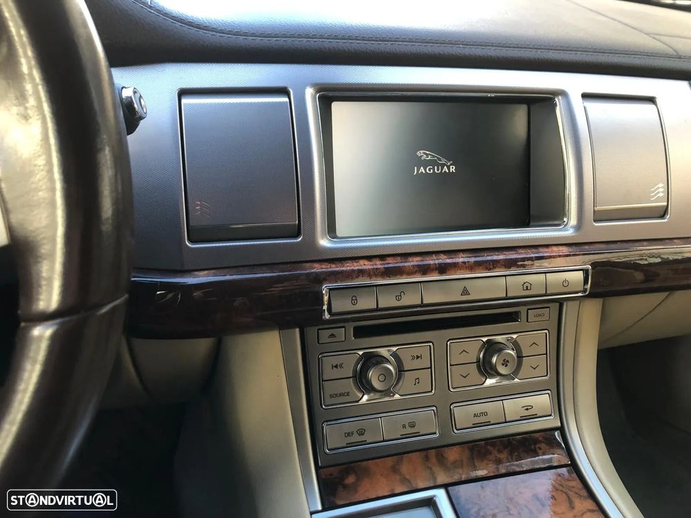 Jaguar XF 3.0 V6 Luxury - 29