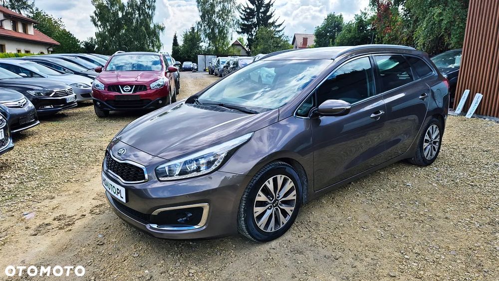 Kia Ceed 1.6 GDI ISG SW Platinum Edition - 27