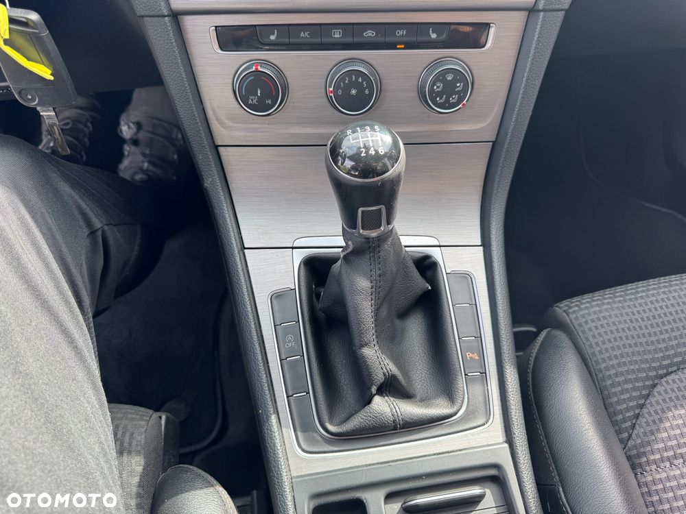 Volkswagen Golf 2.0 TDI 4Motion BlueMotion Technology Comfortline - 16