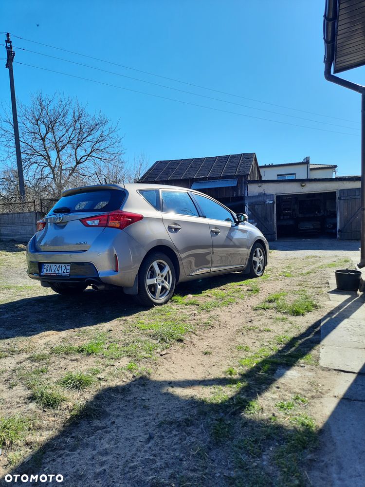 Toyota Auris 1.6 Premium Comfort - 4