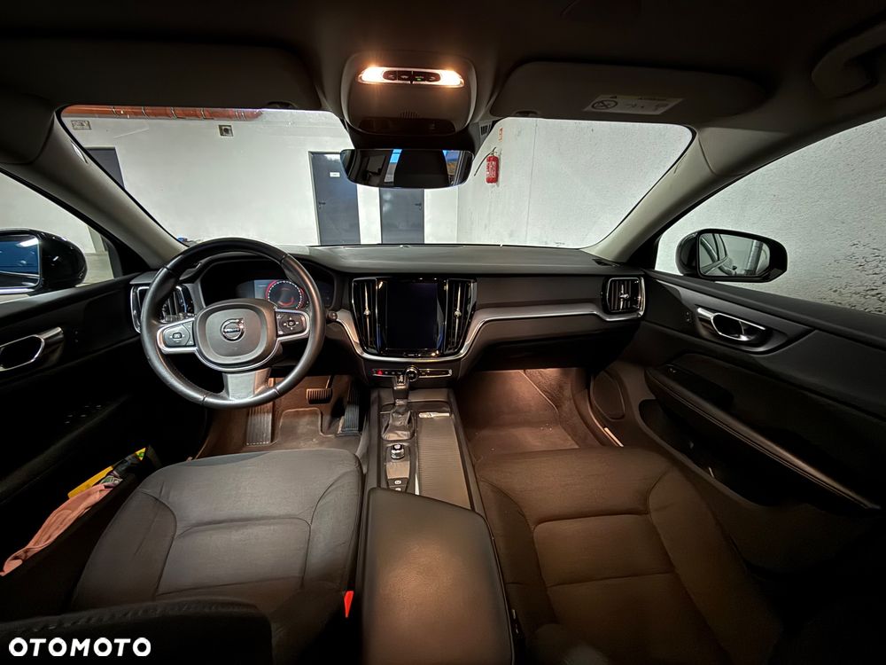 Volvo V60 D4 Momentum - 16