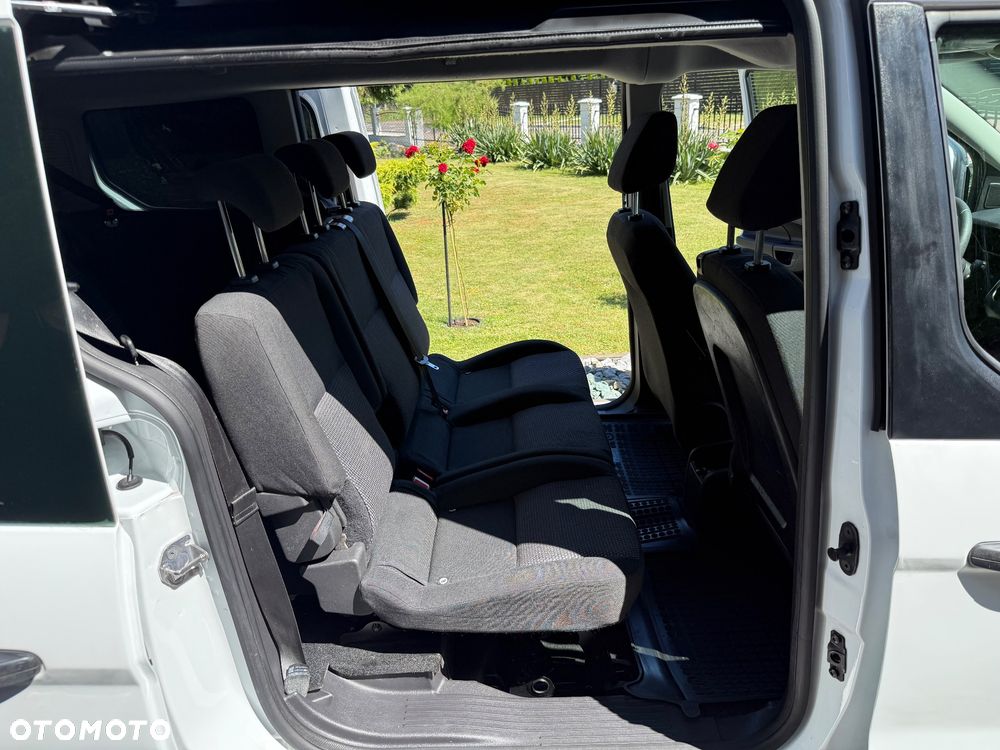 Ford Transit Connect - 12