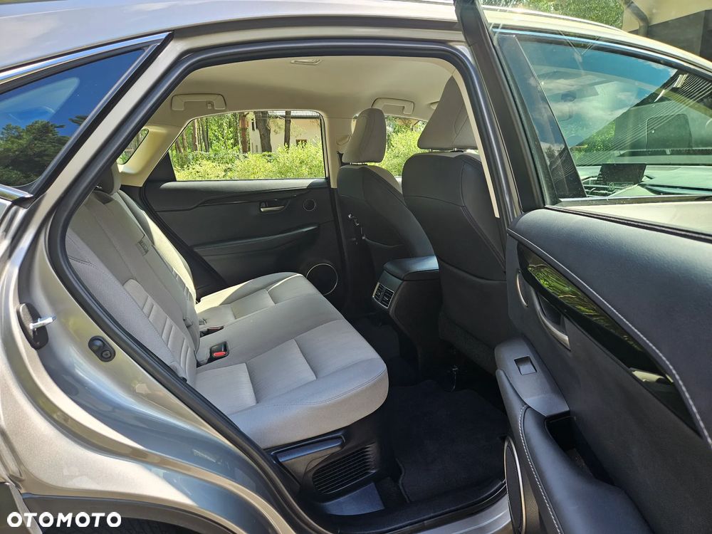 Lexus NX 300h Prestige AWD - 27