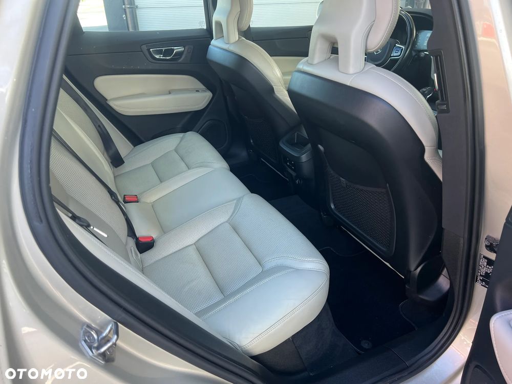 Volvo XC 60 D5 AWD Inscription - 12