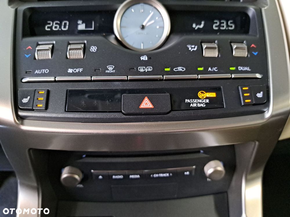 Lexus NX 300 Comfort AWD - 24