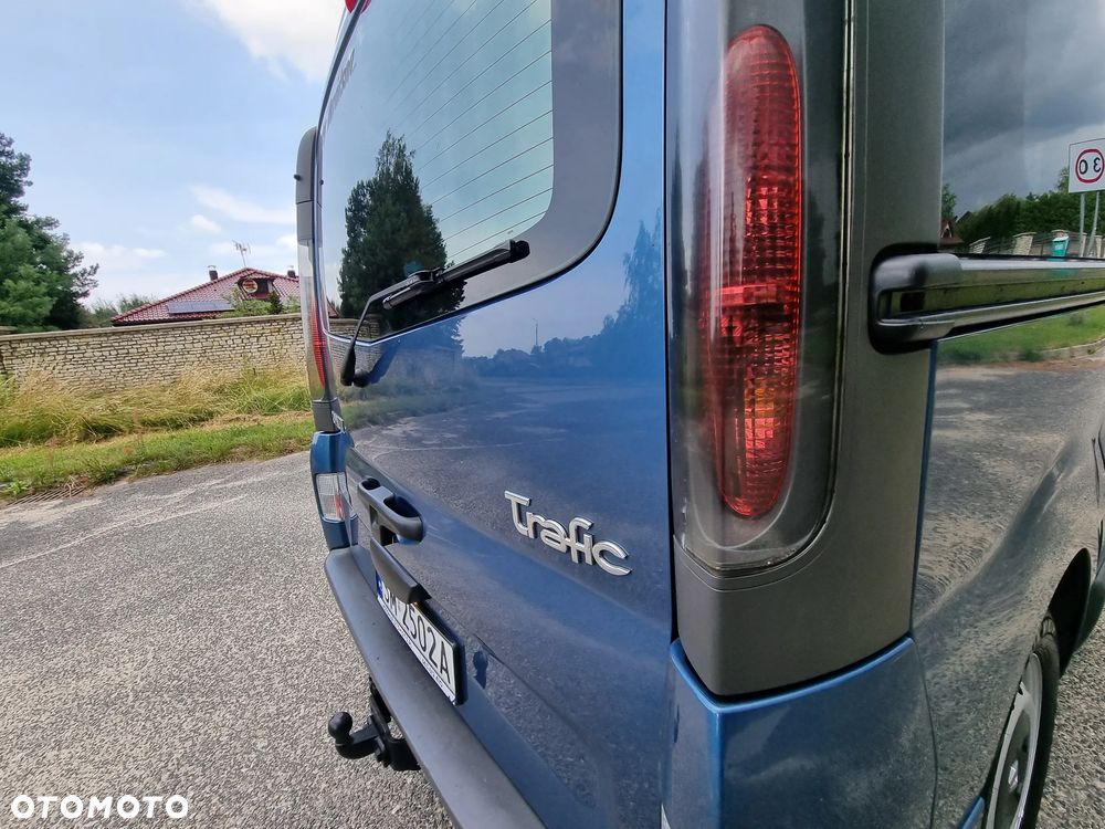 Renault Trafic Passenger - 4