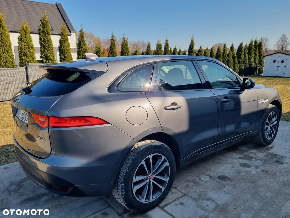 Jaguar F-Pace - 16