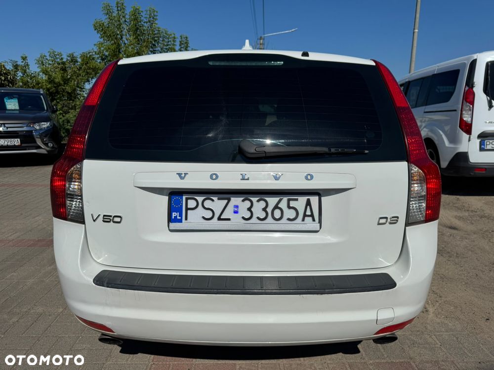 Volvo V50 D3 Momentum - 8