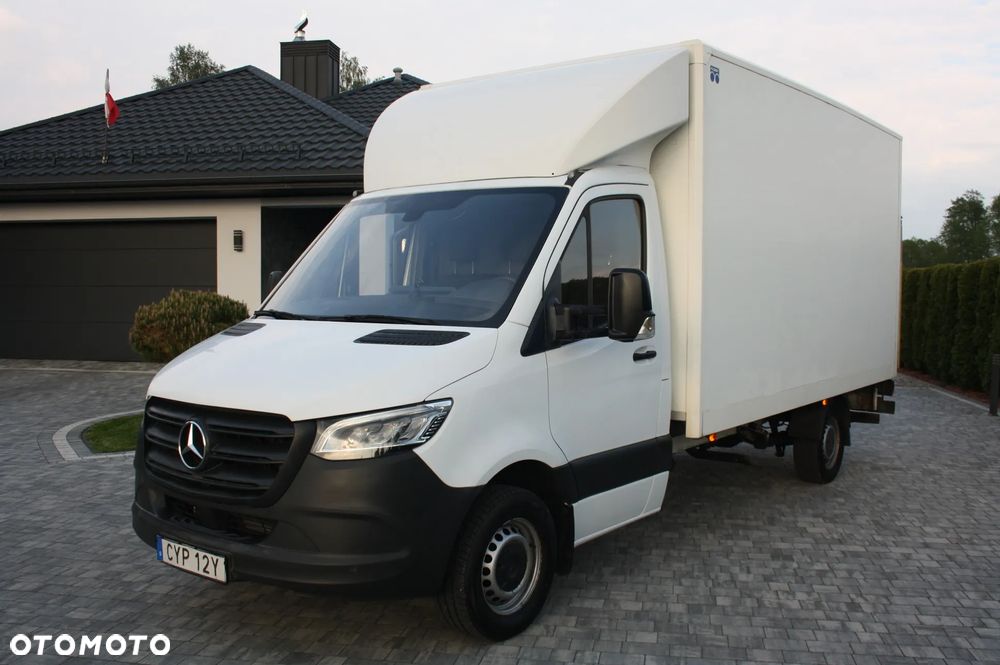 Mercedes-Benz Sprinter - 1