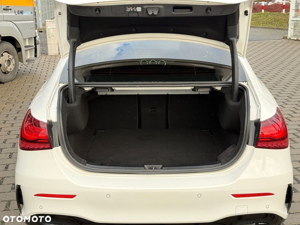 Mercedes-Benz Klasa A 35 AMG 4-Matic 7G-DCT - 30