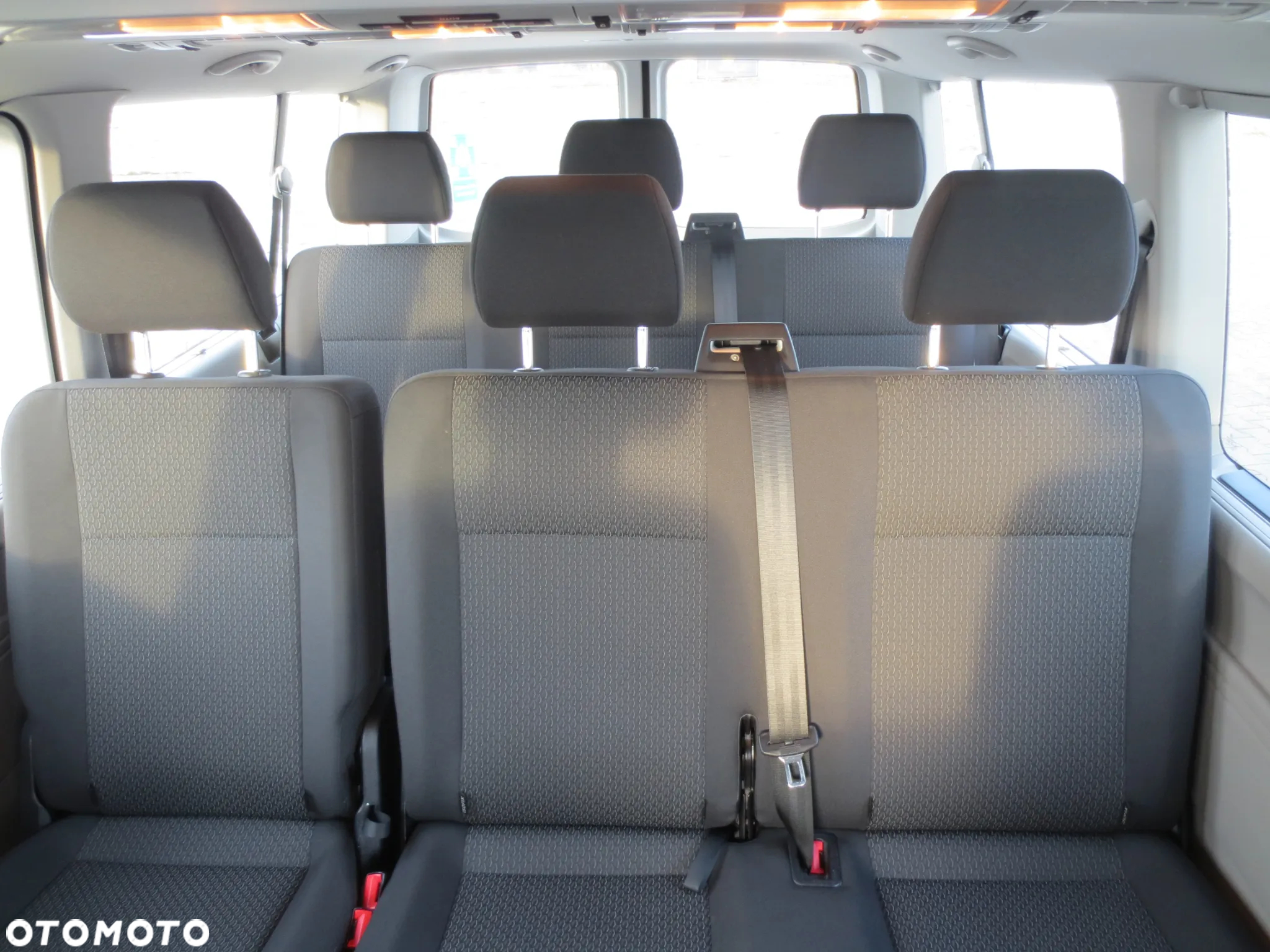 Volkswagen Caravelle 2.0 TDI L2 Trendline - 12