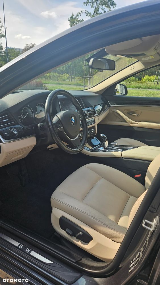 BMW Seria 5 520d xDrive - 8