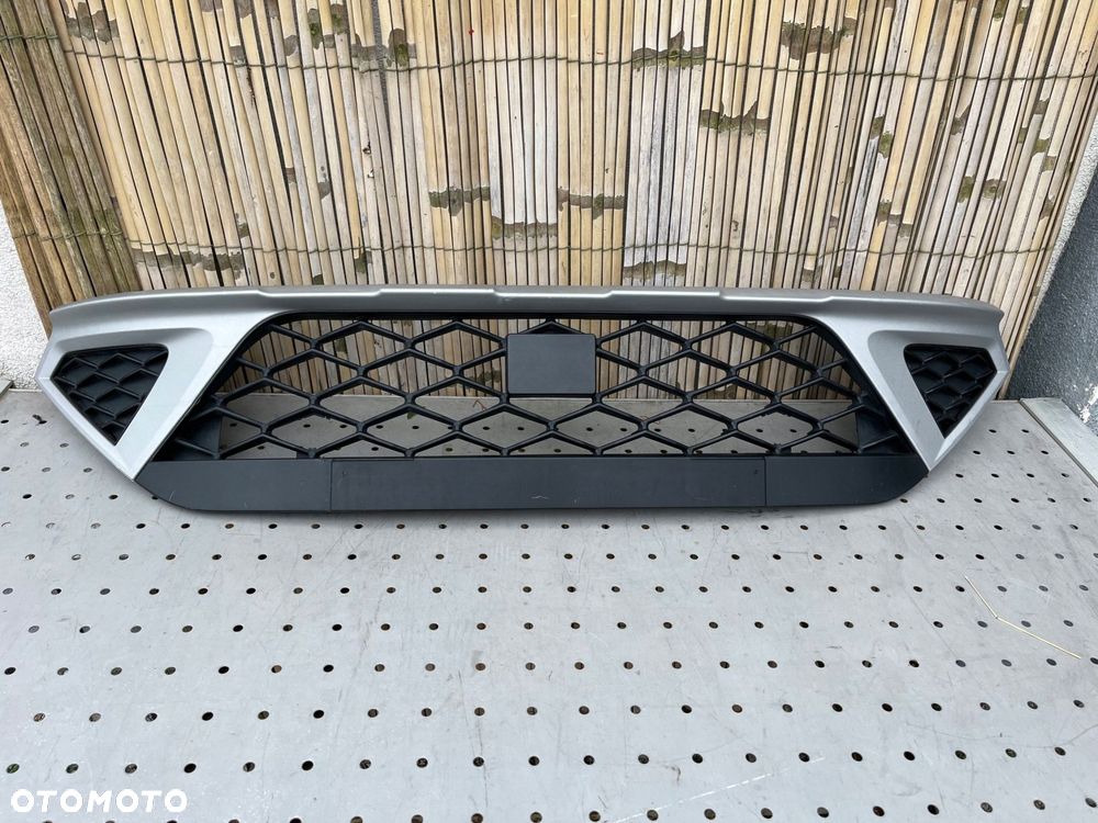 ARONA LIFT 2020- 6F9 KRATKA ŚRODKOWA ZDERZAKA PRZÓD - 1