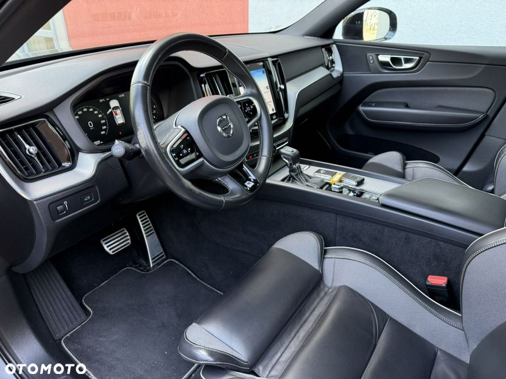 Volvo XC 60 D4 R-Design - 22