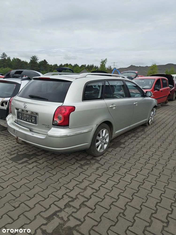 toyota avensis części