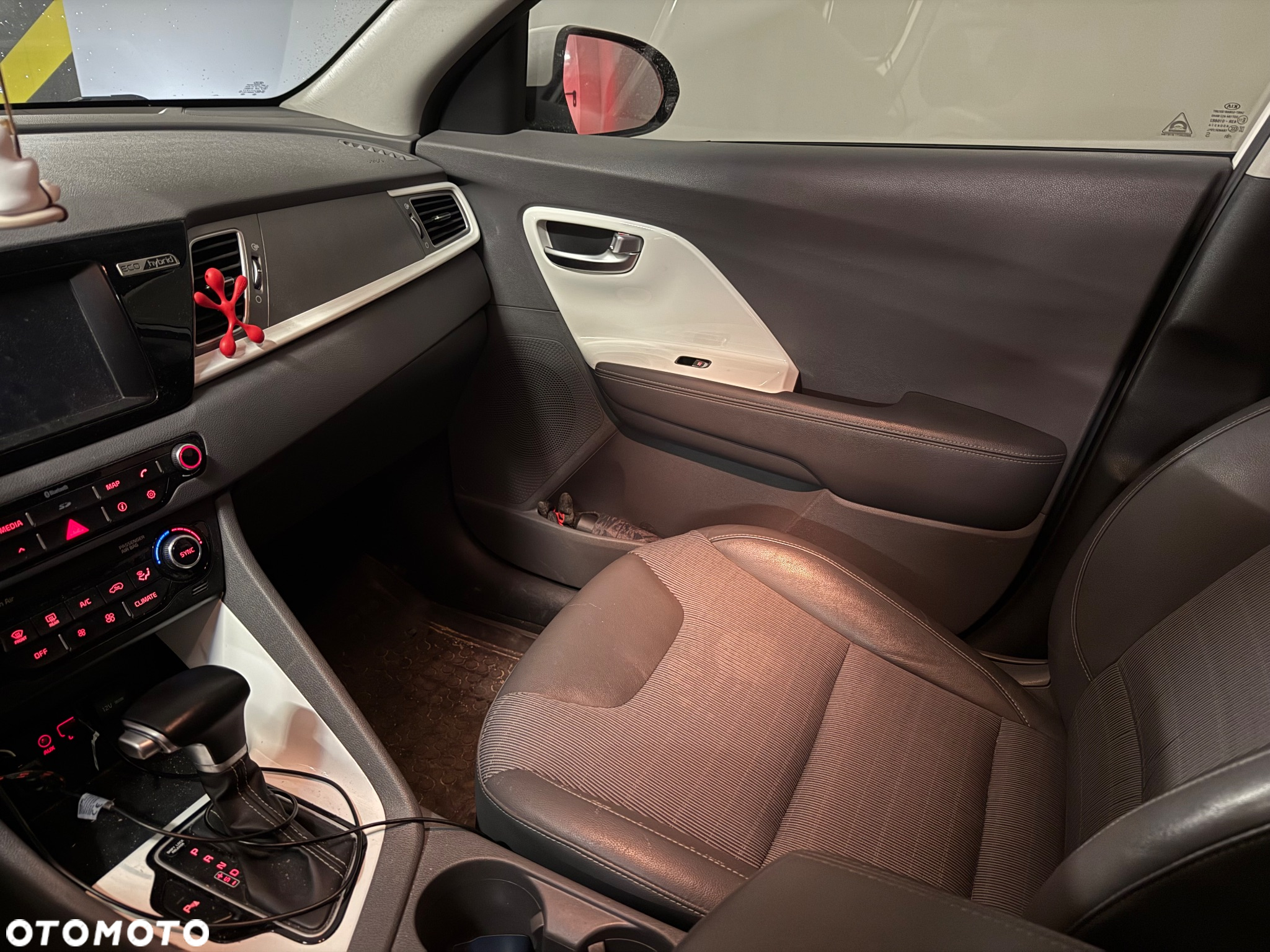 Kia Niro 1.6 GDI Hybrid L - 9