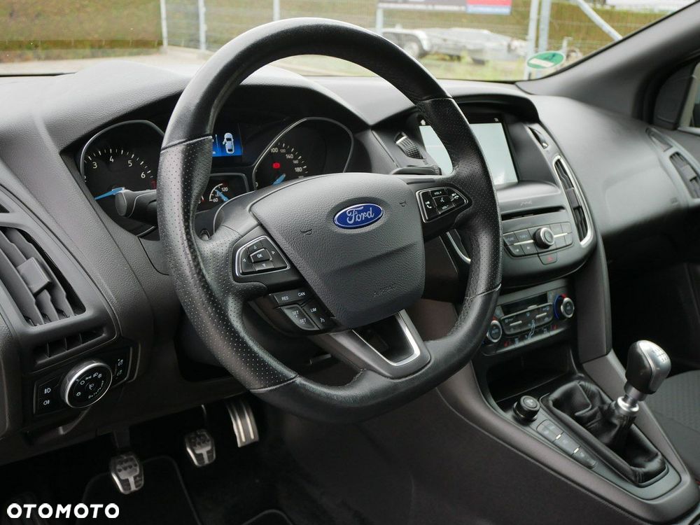 Ford Focus 1.5 EcoBoost Start-Stopp-System ST-Line - 15