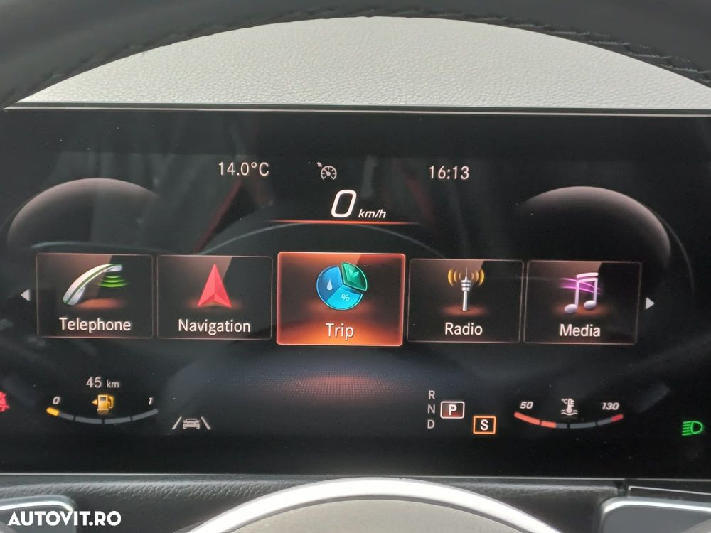 Mercedes-Benz GLB - 25