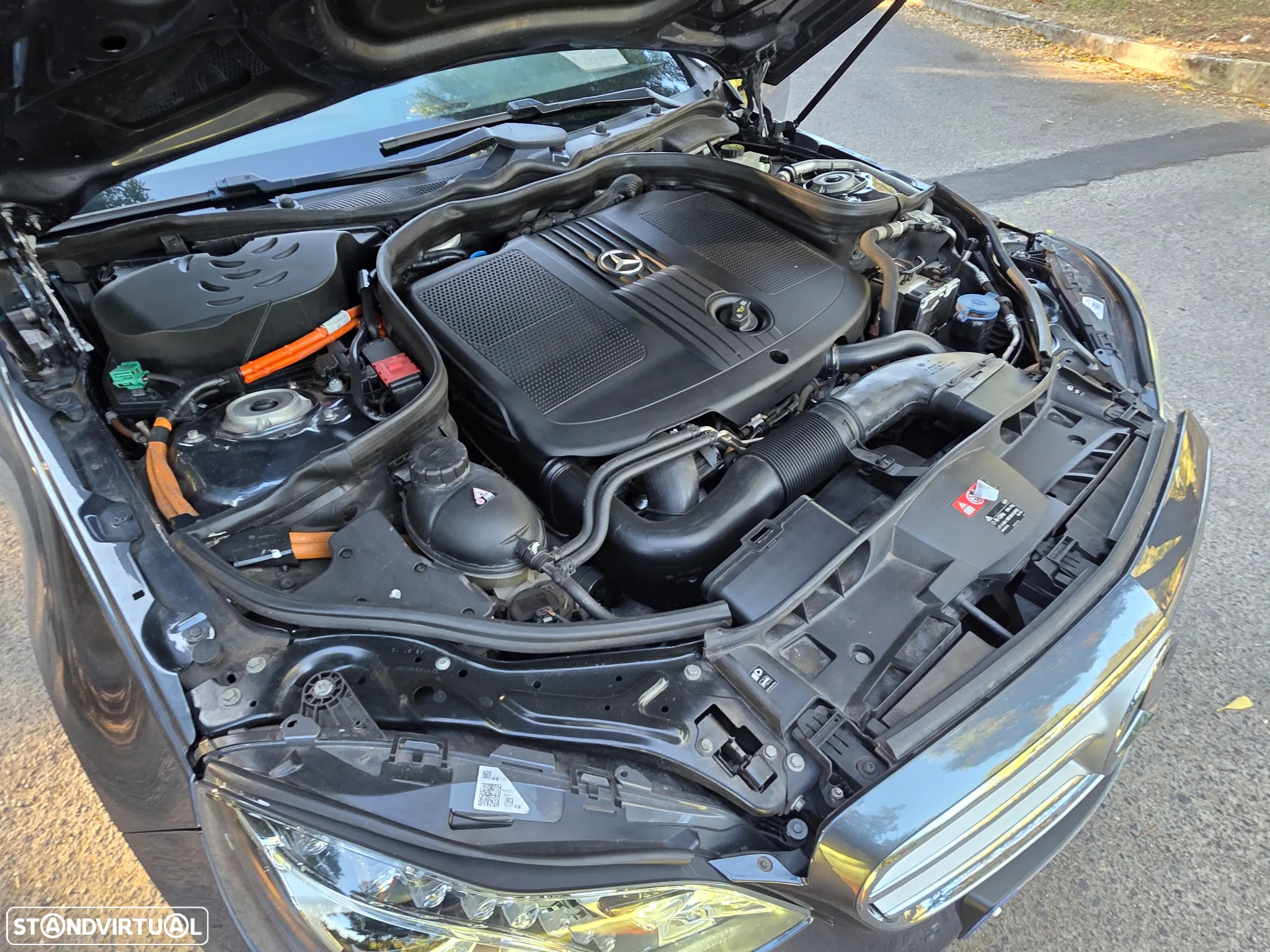 Mercedes-Benz E 300 Bluetec Hybrid Avantgarde - 23