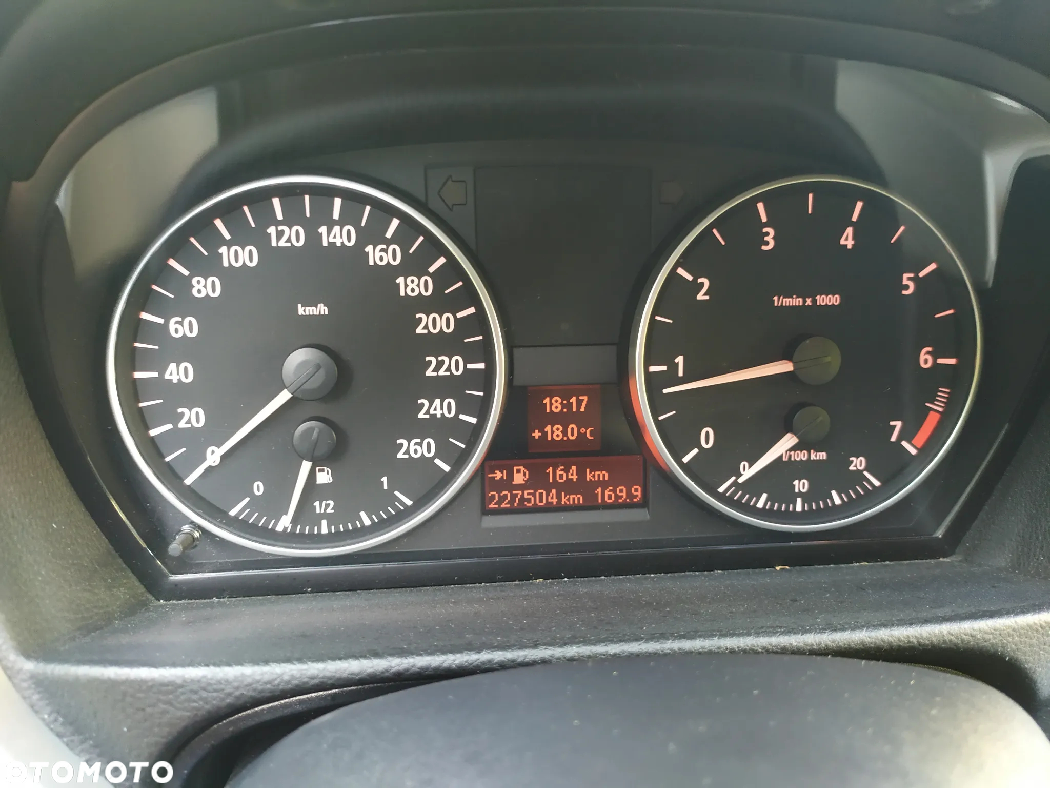 BMW Seria 3 320i - 24
