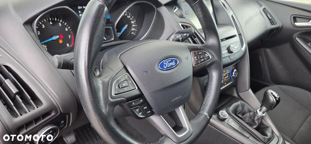 Ford Focus 1.0 EcoBoost Titanium - 32